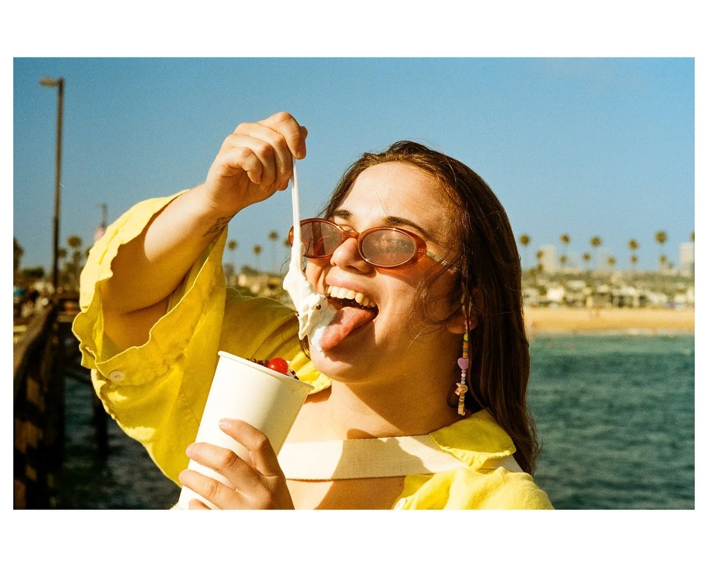 Three things are certain in life. Death, taxes, and us getting the milkshake &amp; fries🥤🍟 

Leica M3 + Fuji 200

#filmisnotdead #shootfilm #filmphotography #film #35mm #35mmphotography #filmwave #leica #leicaphotography #leicam3 #fujifilm #fuji200