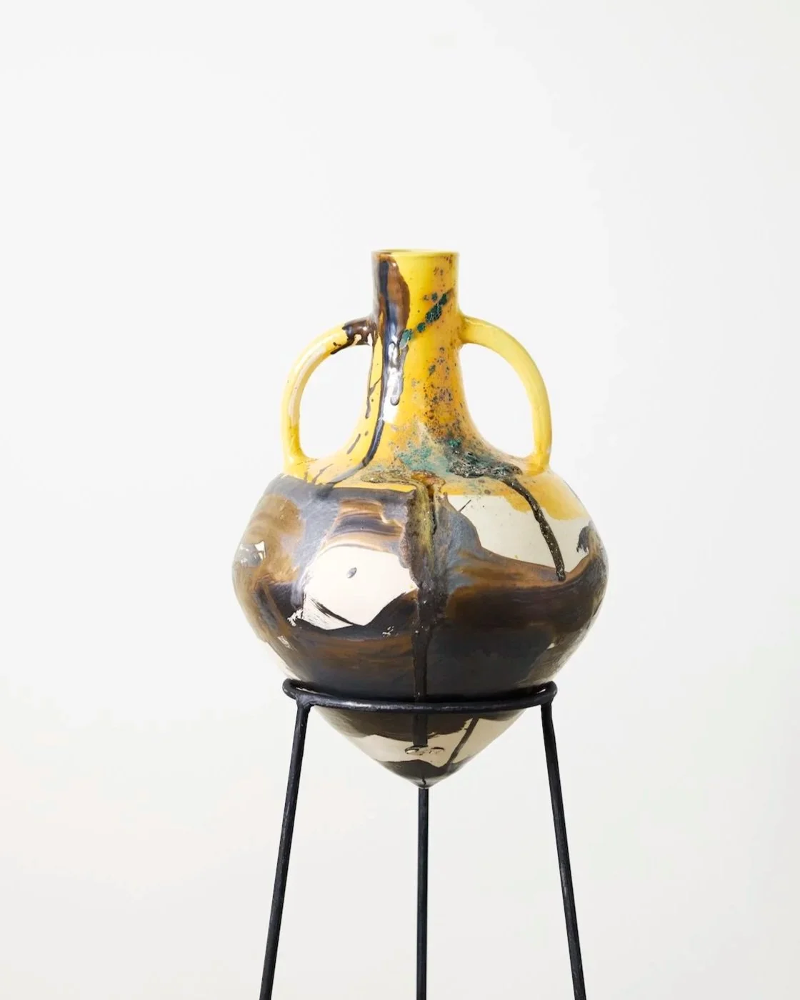03_Landscape+Amphora.jpg