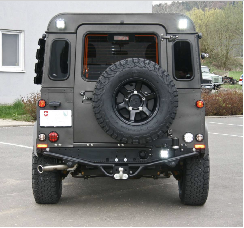 Nakatanenga Defender Rear Swing Away Tire Carrier — Rovalution Automotive
