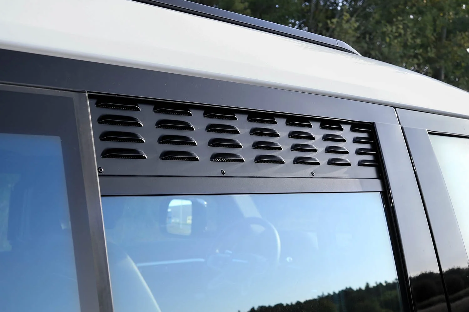 Nakatanenga Side Vent for Side Windows New Defender 110 Pair — Rovalution Automotive
