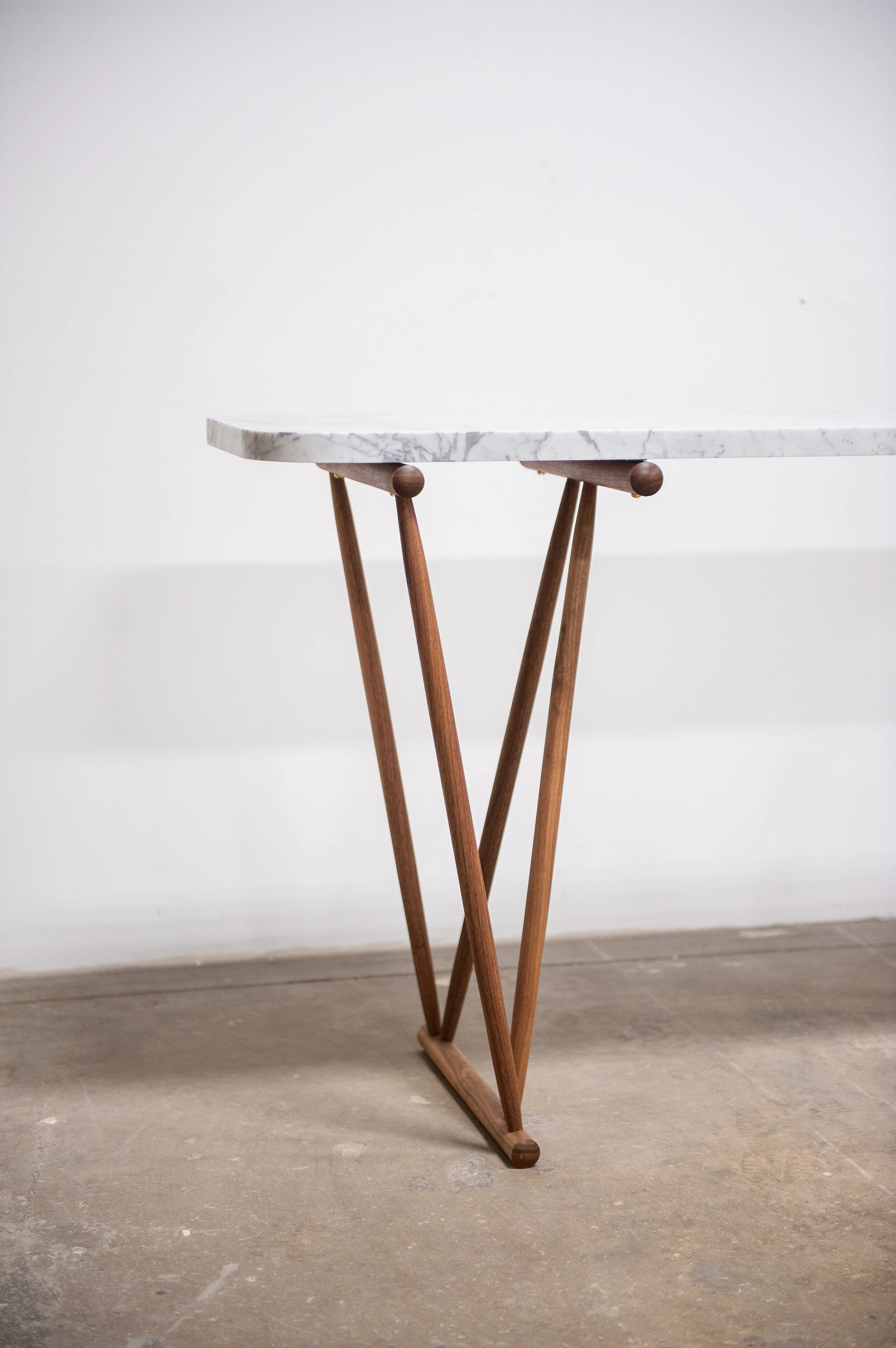 Olivr_Studio_Maeve_Table00002.jpg