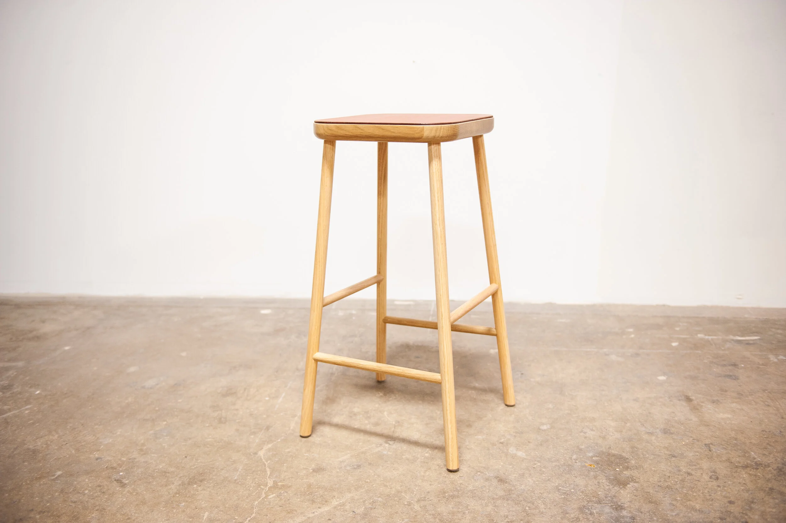 Stool_Olivr_Studio1.jpg