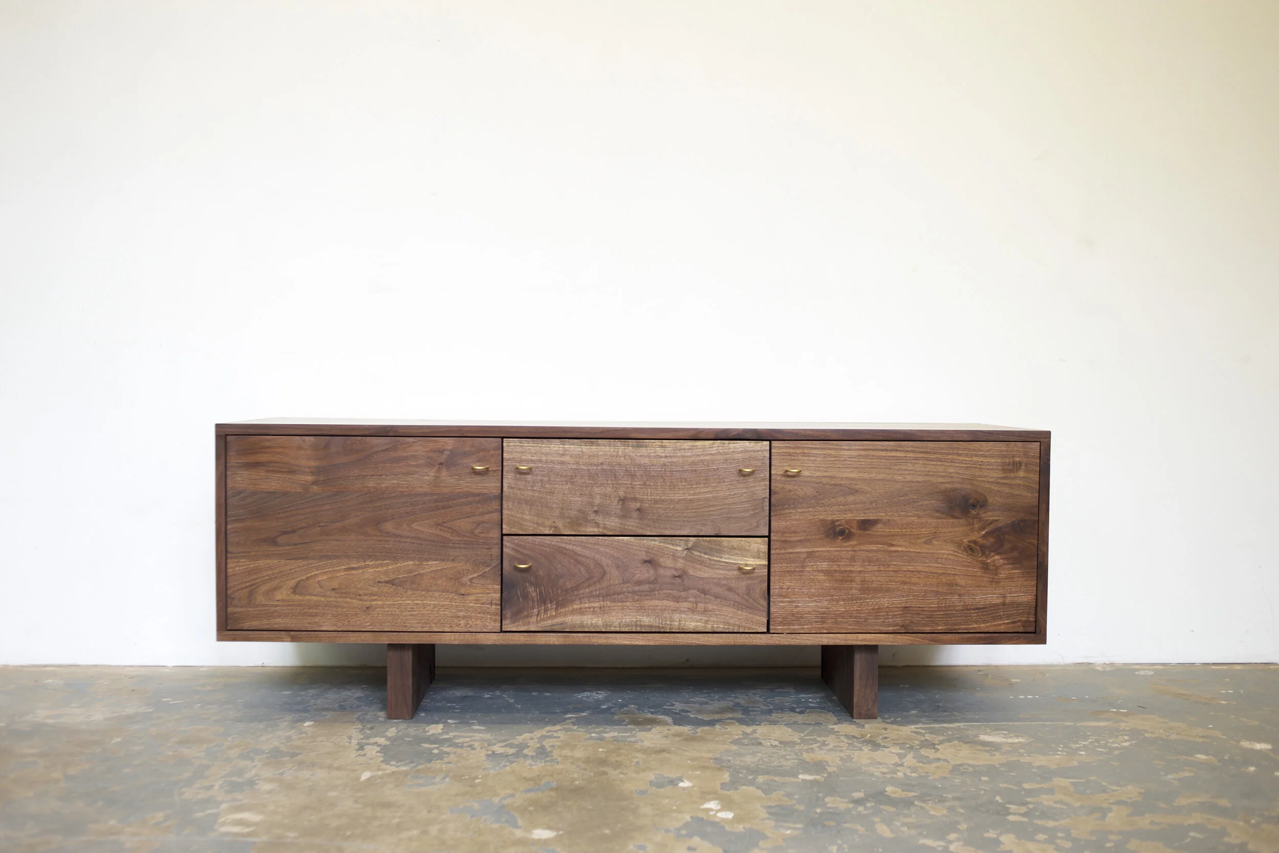2Olivr_Studio_Credenza.jpg