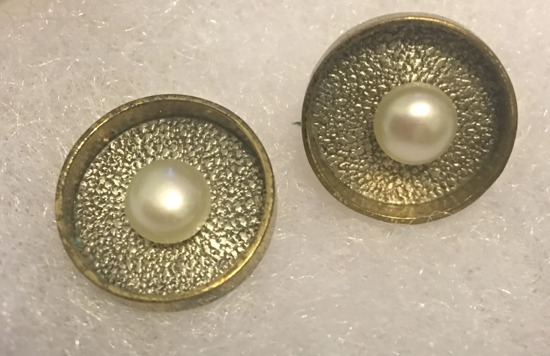 F0D9E606-733C-4B87-B252-3D4824829367