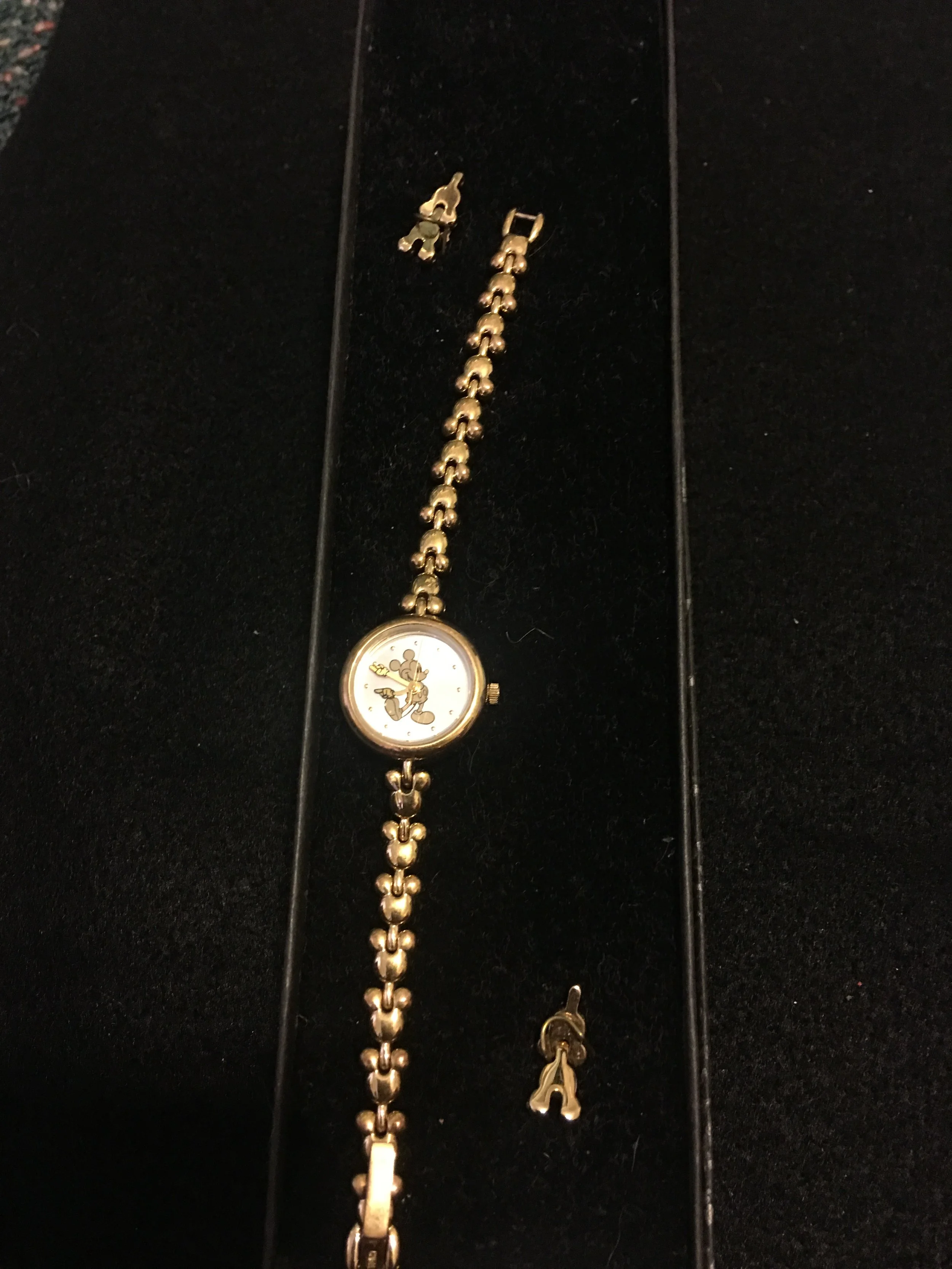 19C5FB62-F47D-471B-910D-47A9F74CE444