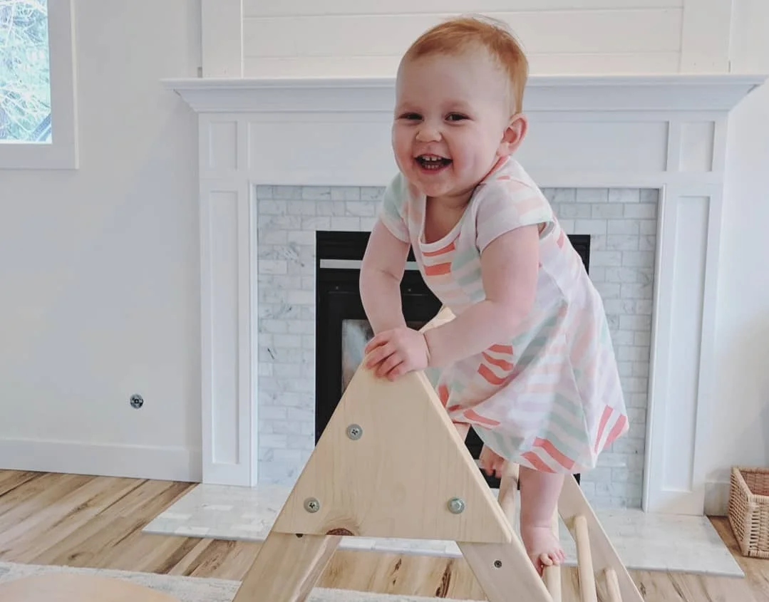 Praise vs. Acknowledgment in a Montessori Home
