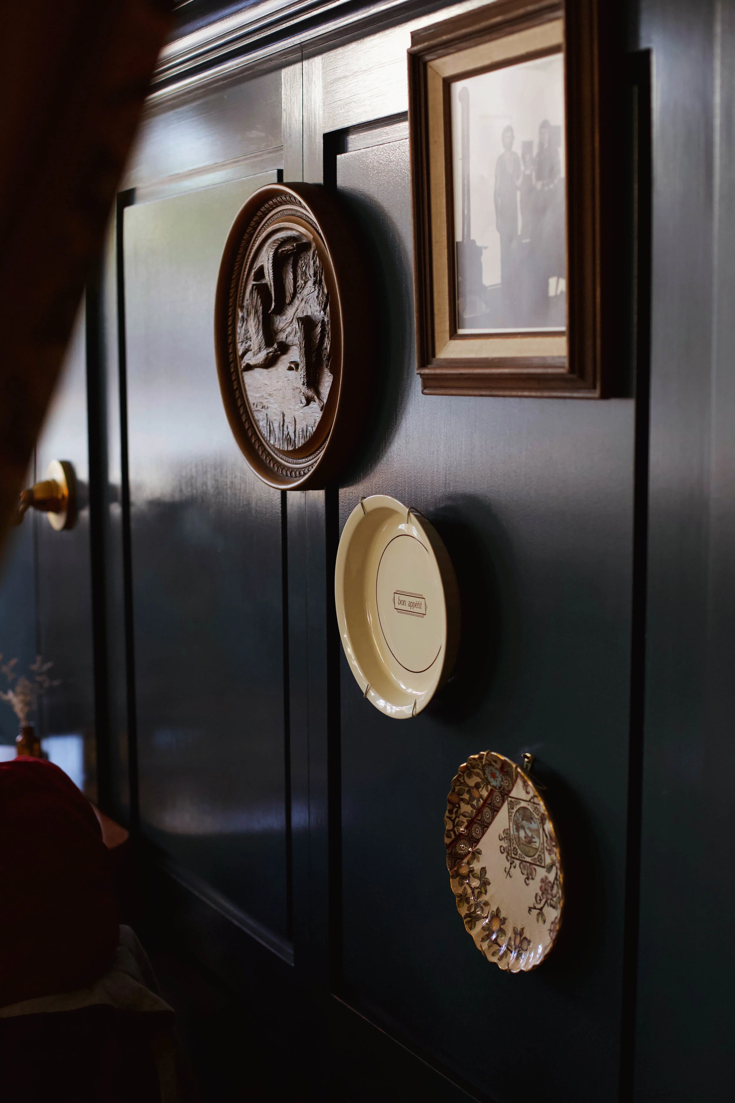 vintage plates with french art