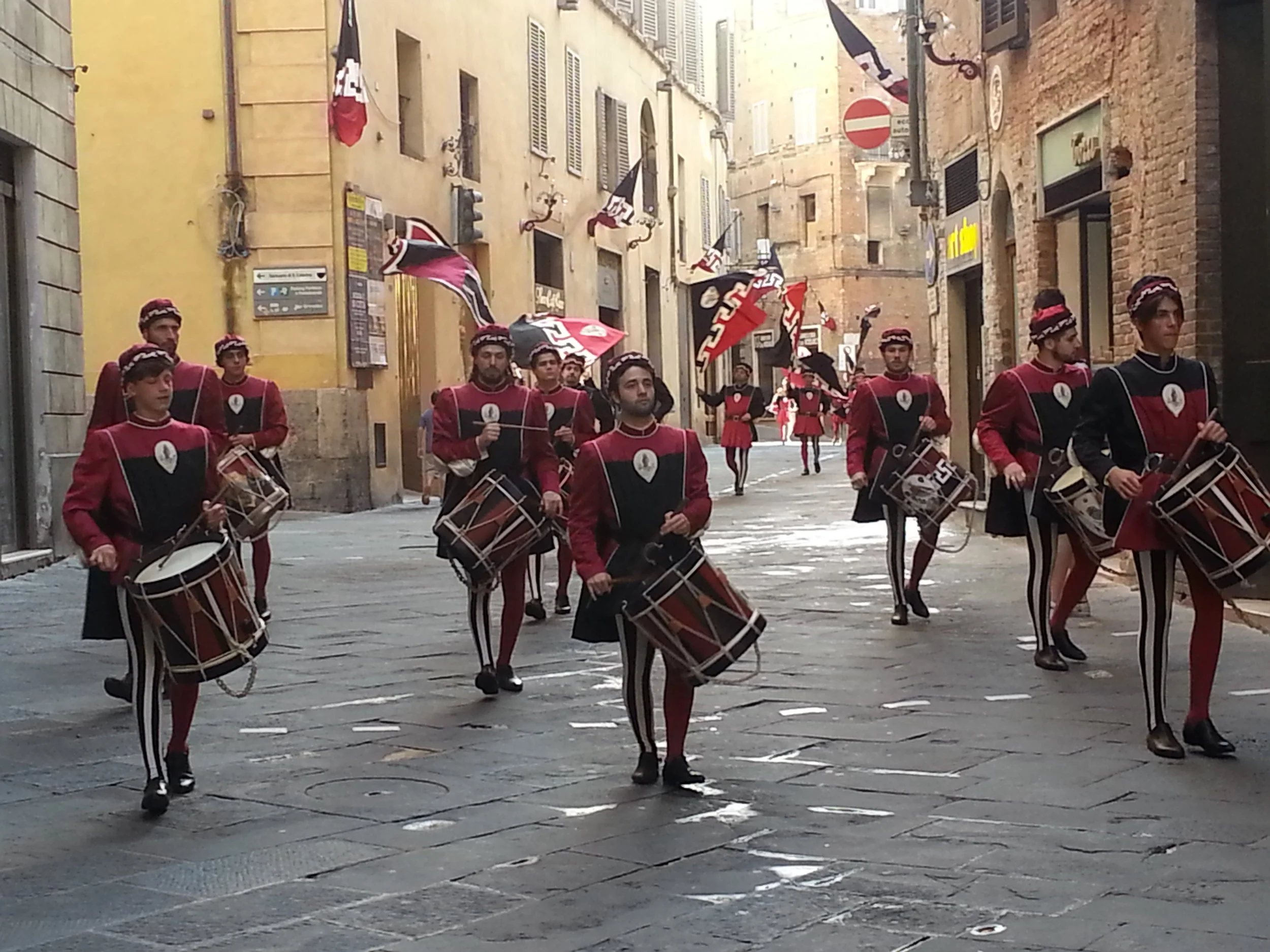 Siena parade drummers.jpg