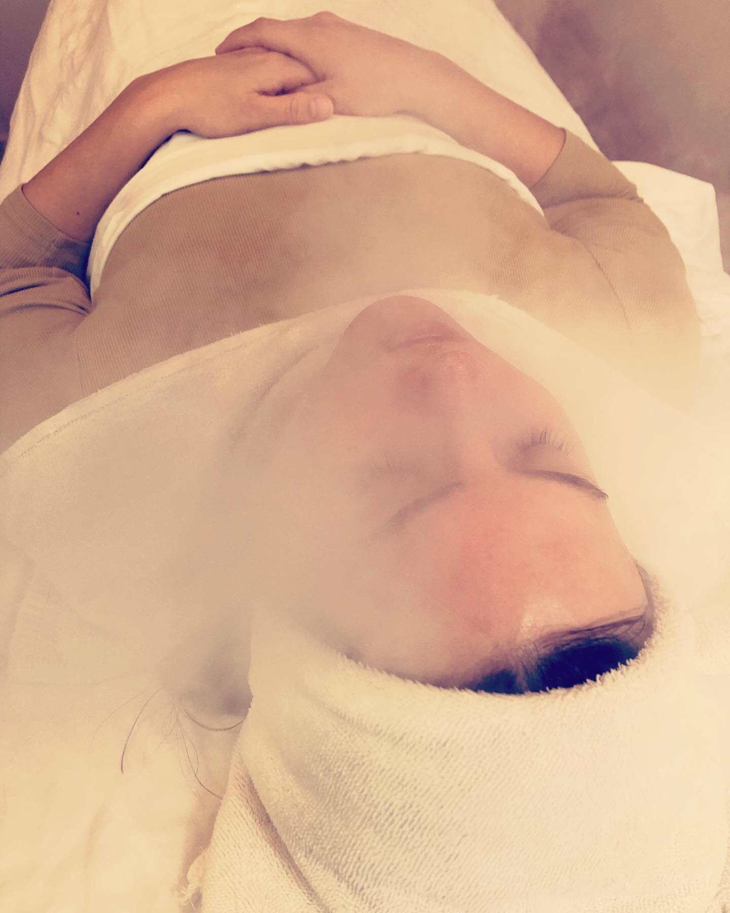 Three Level Facial 
Dermaplaning or microdermabrasion to exfoliate 
Hydra mask with high frequency facial lifting 
followed by LED collagen stimulation. (Reg. $240)
$159
Limited time offer 
4036306354