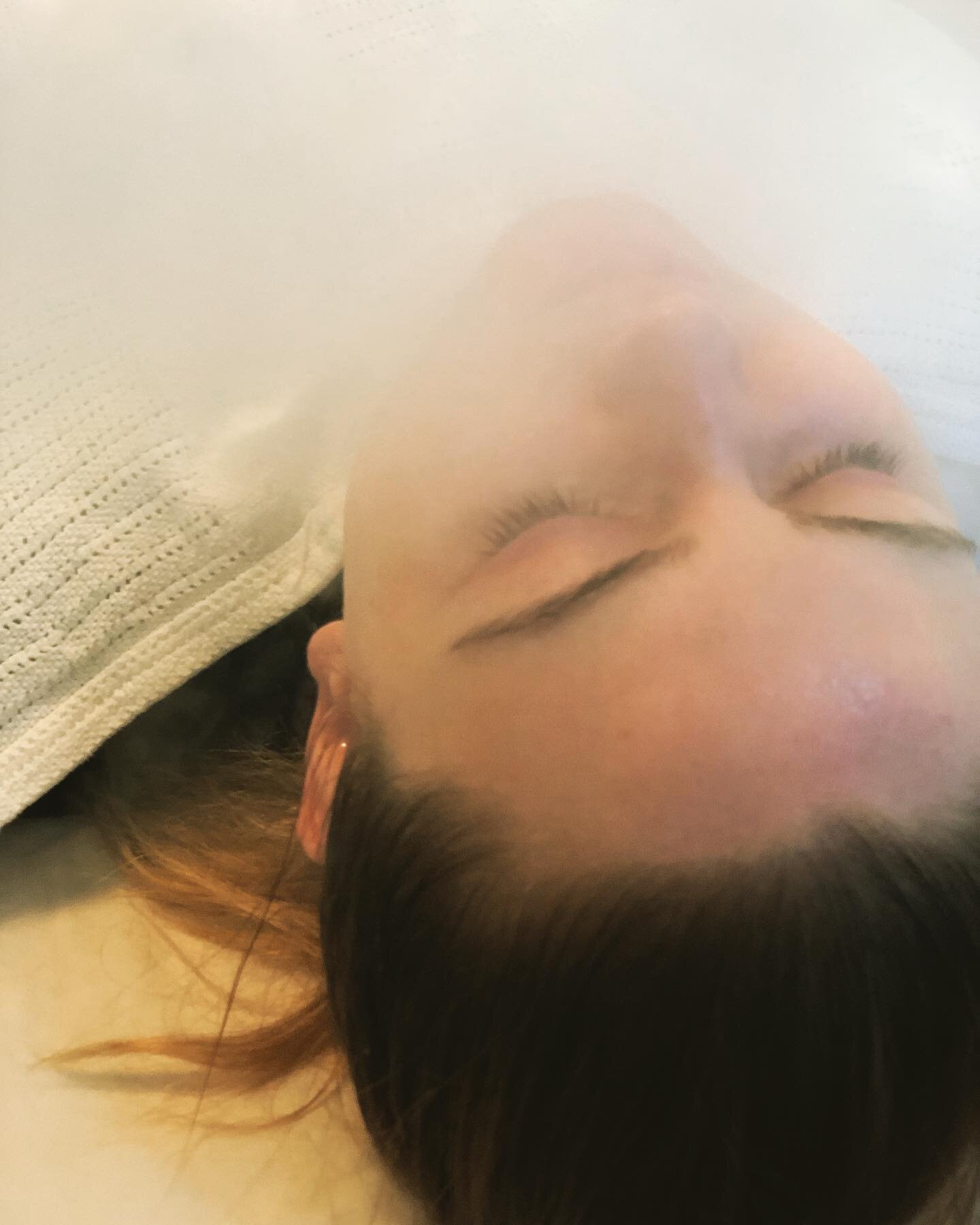 Steaming your skin helps to soften skin, open pores and purge sebum.  It also dilates your blood vessels and increases circulation.  Enjoy during Nubare treatments!