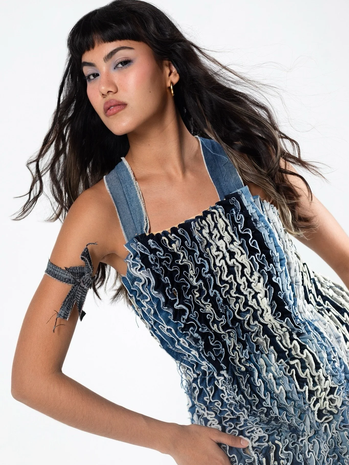 INDIGO ENERGY 🦋
 🆕 A bold denim editorial celebrating one of my favourite fabrics&mdash;while questioning its impact.

Over the years, I&rsquo;ve learned just how sobering denim&rsquo;s footprint can be. Just one pair of jeans can use up to 113 lit