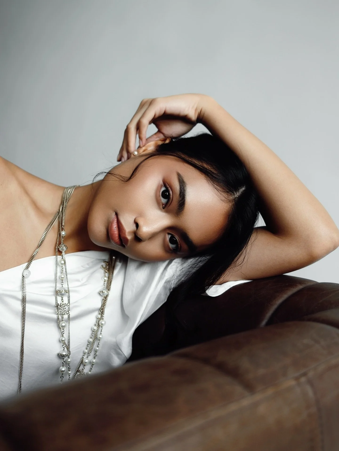 A moment with Mel 🫶🏼 @basicmodels 

Hair &amp; makeup: @maryvictorofficial 
Location: @studio2020.sg 
Captured with the Fujifilm X100VI 

✉️ create@zerrinstudio.com for shoot enquiries

#portraits #chaneljewellery #portraitphotography #singapore