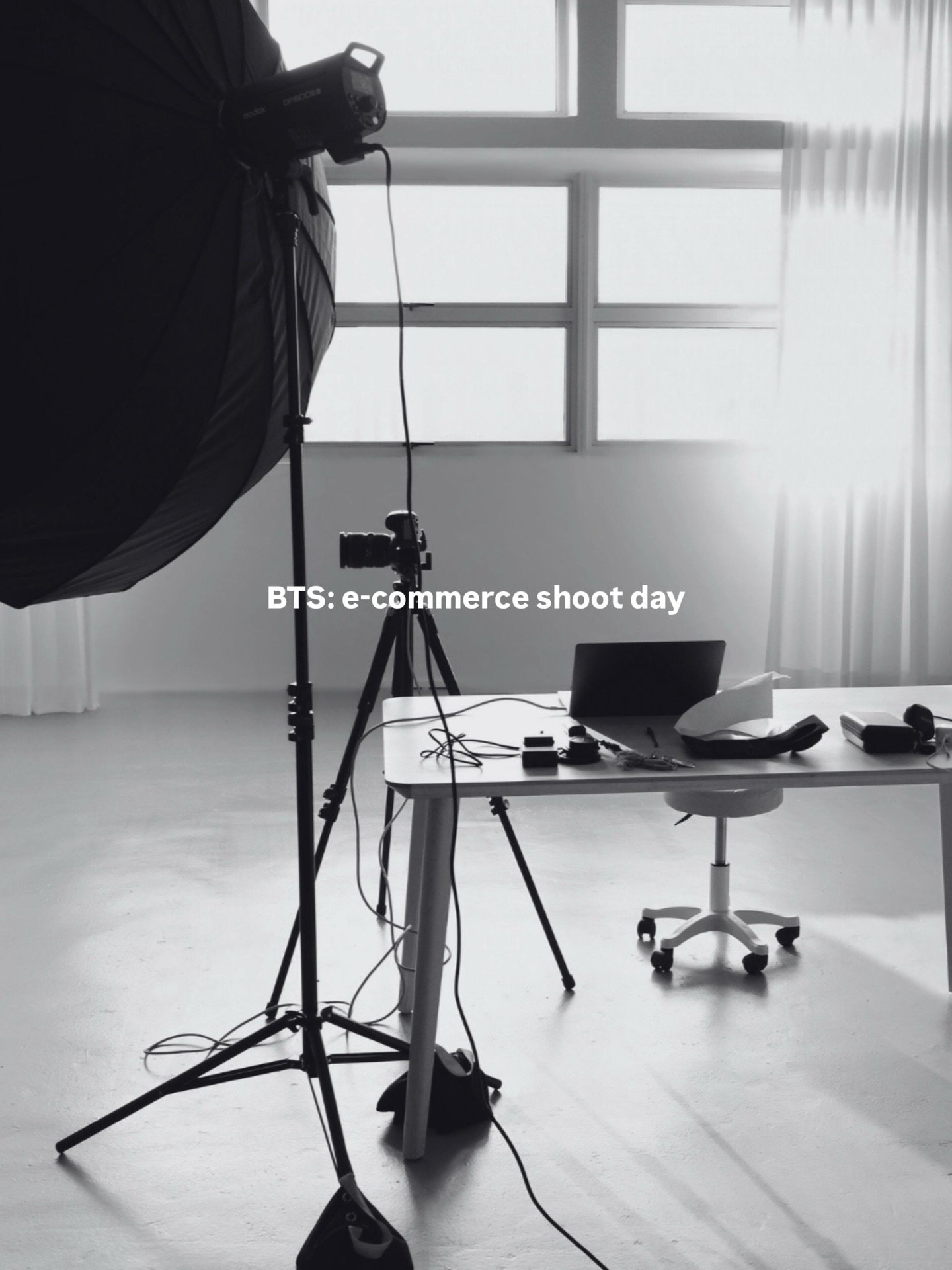 BTS: E-comm day in the studio ❤️&zwj;🔥

#fashionphotographer #photographystudio #singapore