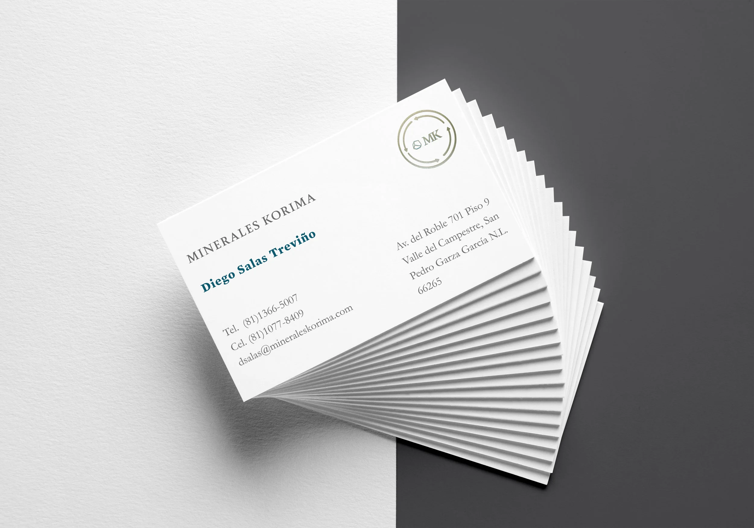 Realistic Business Cards MockUp 6.jpg