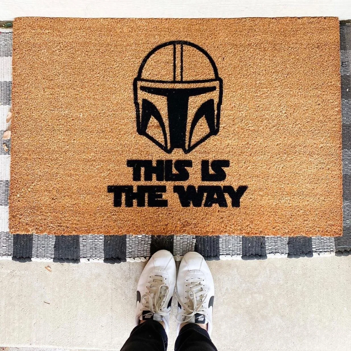 Any other Mando fans absolutely lose your mind last night 🙋🏻&zwj;♀️ I&rsquo;m already ready to watch it again. 2020 needed the Mandalorian. 

#thisistheway #mandalorian  #starwarsfan #etsyshop #smallbusiness #mandalorianfan #starwars #mando