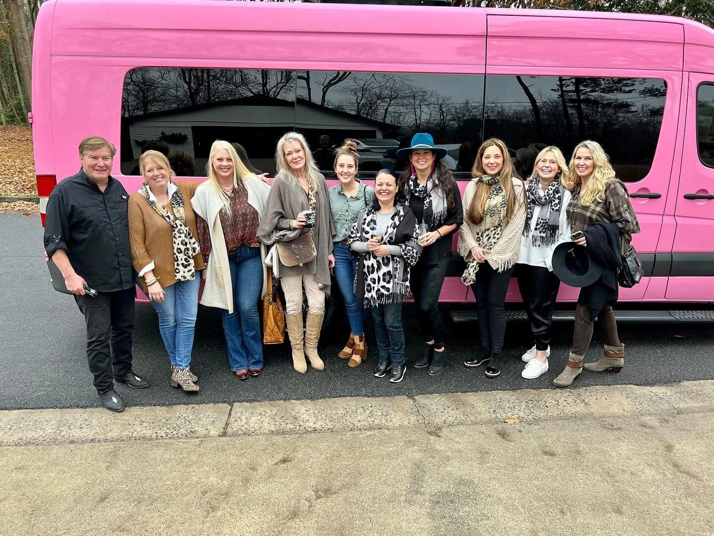 Work doesn&rsquo;t always have to be in the office! Let us take your company out and about! 🤩 #corporateevents #corporateholidayparty #workevent #furbusatlanta #ridefurbus