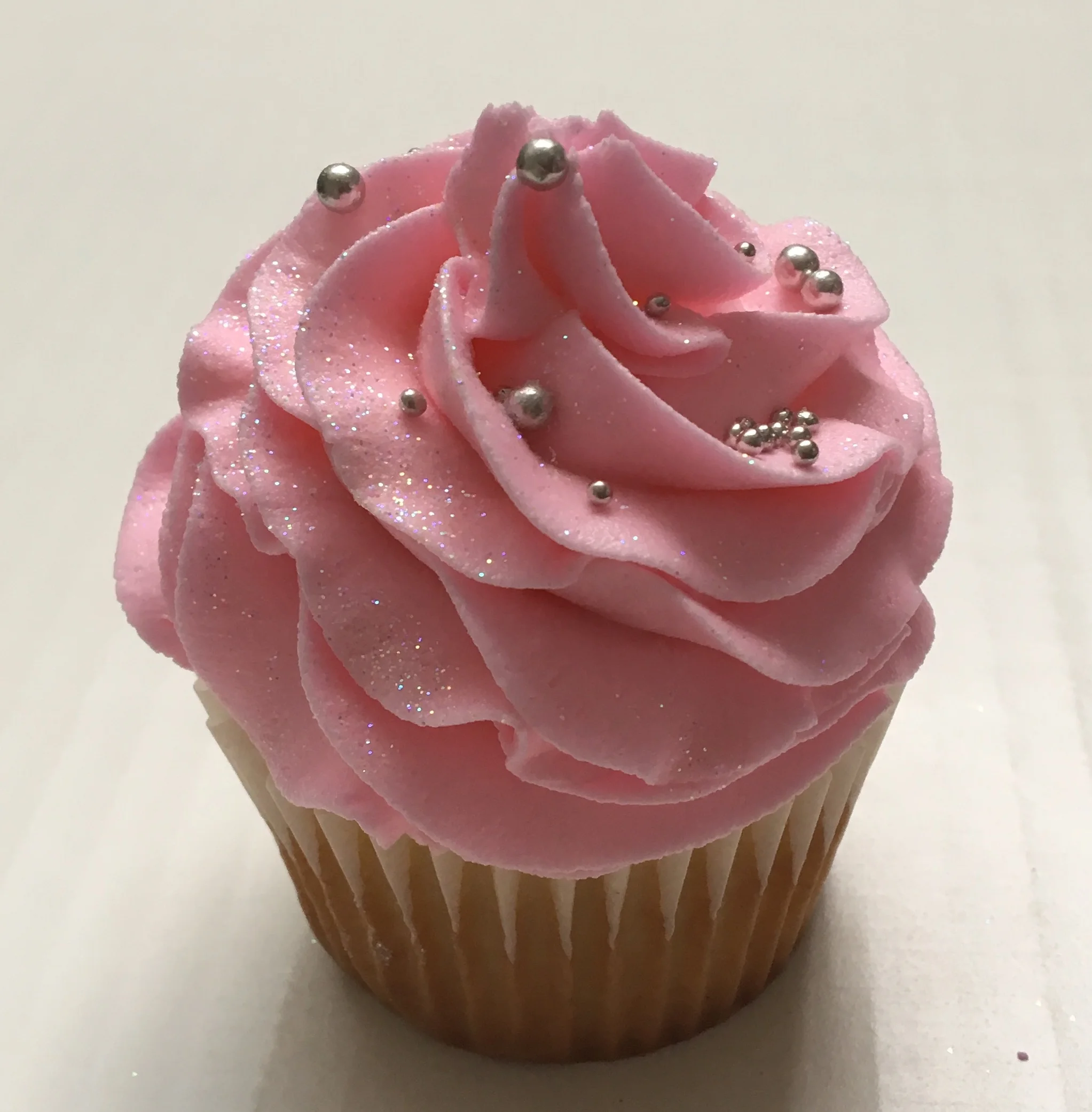 CupcakePinkwithdragee.jpg