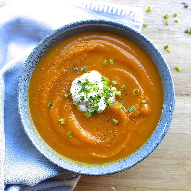 I don&rsquo;t like winter 🙅🏼&zwj;♀️🥶 But I loooooove a hearty bowl of soup to help get me through! My favourite is pumpkin soup 🎃 Not only is it delicious, but super nutritious, rich in beta carotene for healthy eyes as well as immunity-boosting 