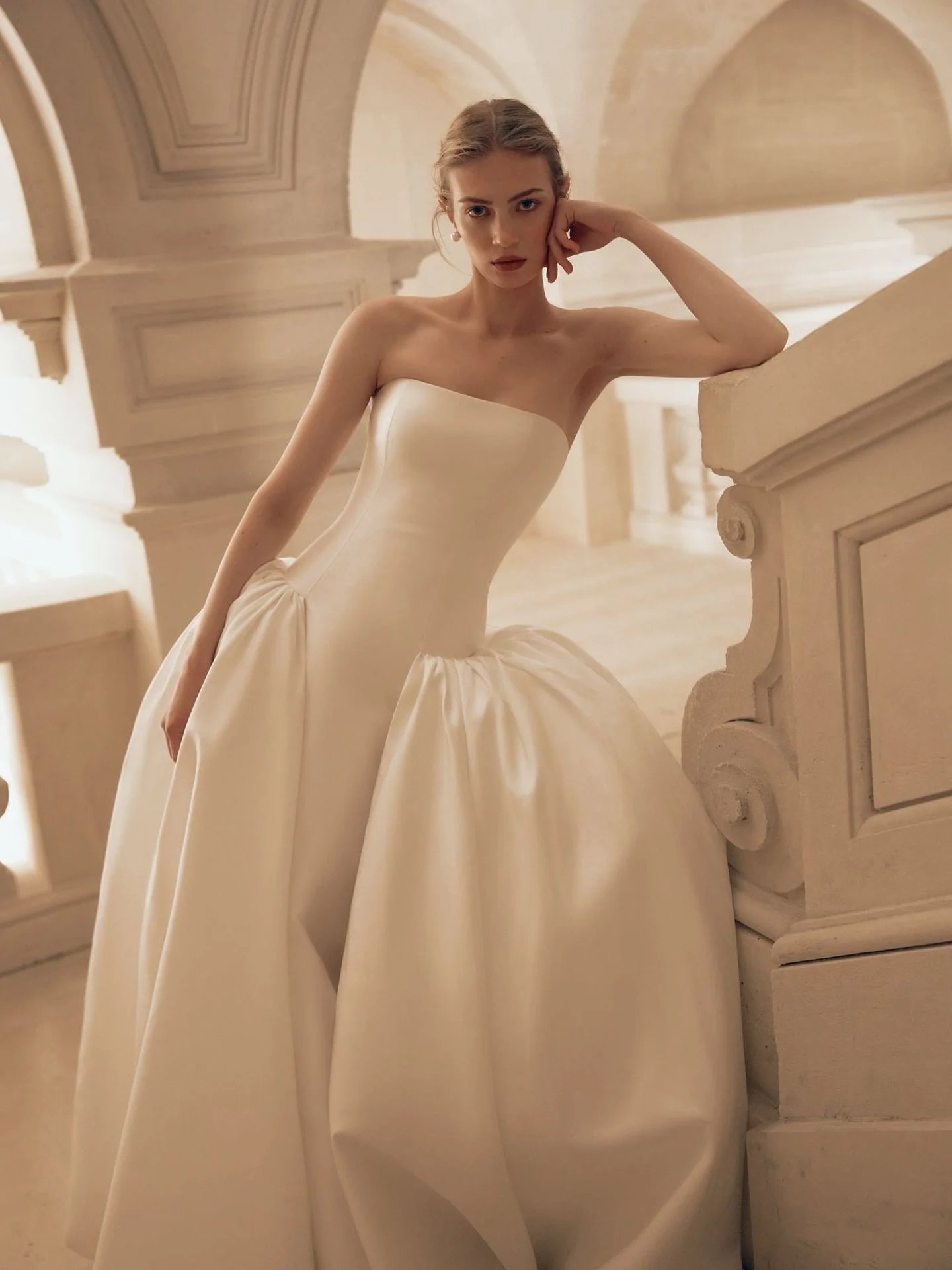 L I H I  H O D ~ A new dream begins.❤️

Introducing the new @lihihod 2026 &lsquo;Dreams&rsquo; Collection, debuting exclusively at SPINA Bride from October 16&ndash;26.

Fresh from the designer&rsquo;s atelier, each gown is a study in contrasts: stru