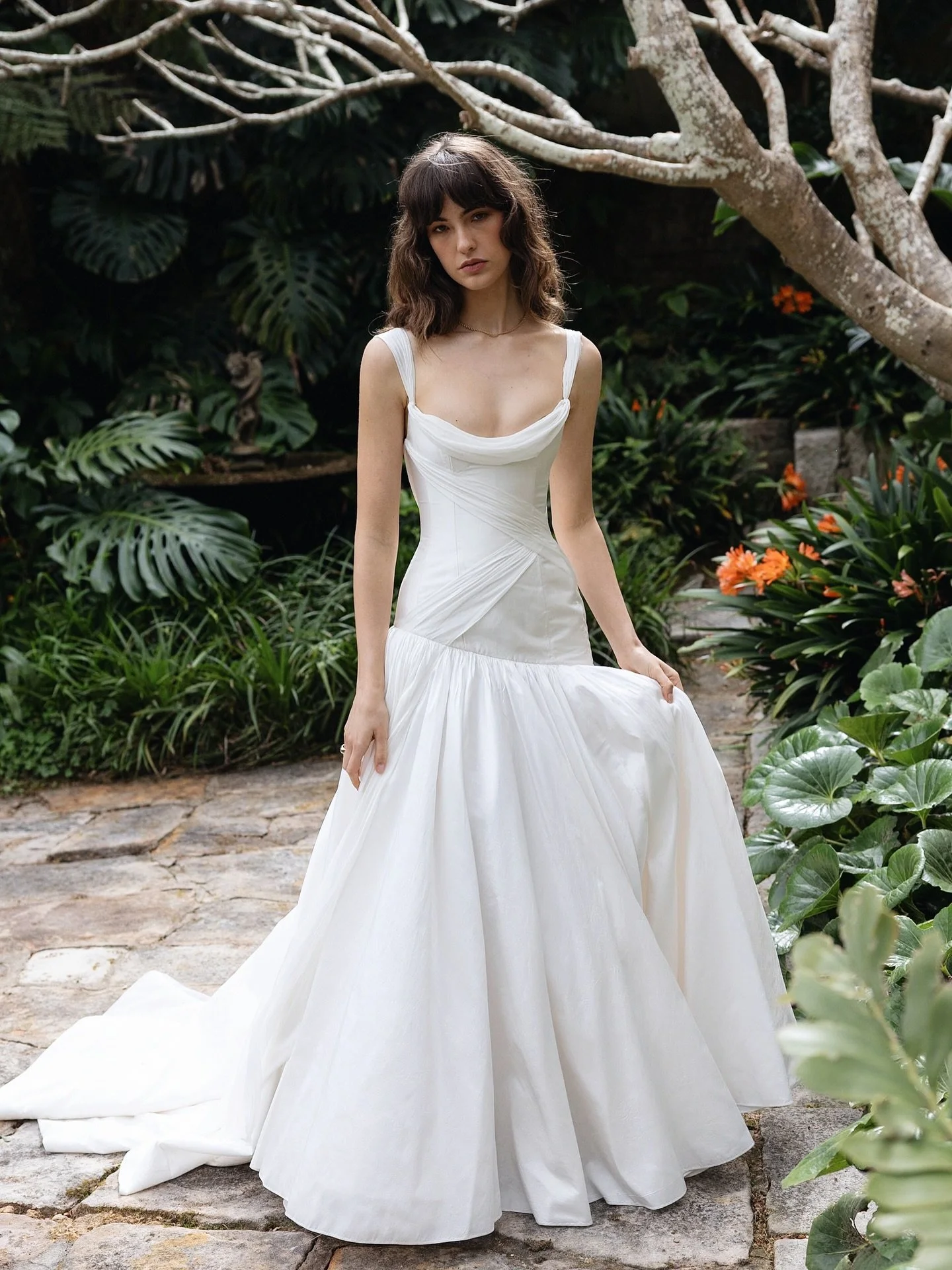 J . A N D R E A T T A ~ Introducing the &lsquo;NIQUE&rsquo; gown by @j.andreatta_, a sculptural masterpiece in structured silk dupion, featuring a graceful cowl neckline and organic silk chiffon draping that floats with every movement.

Preview this 