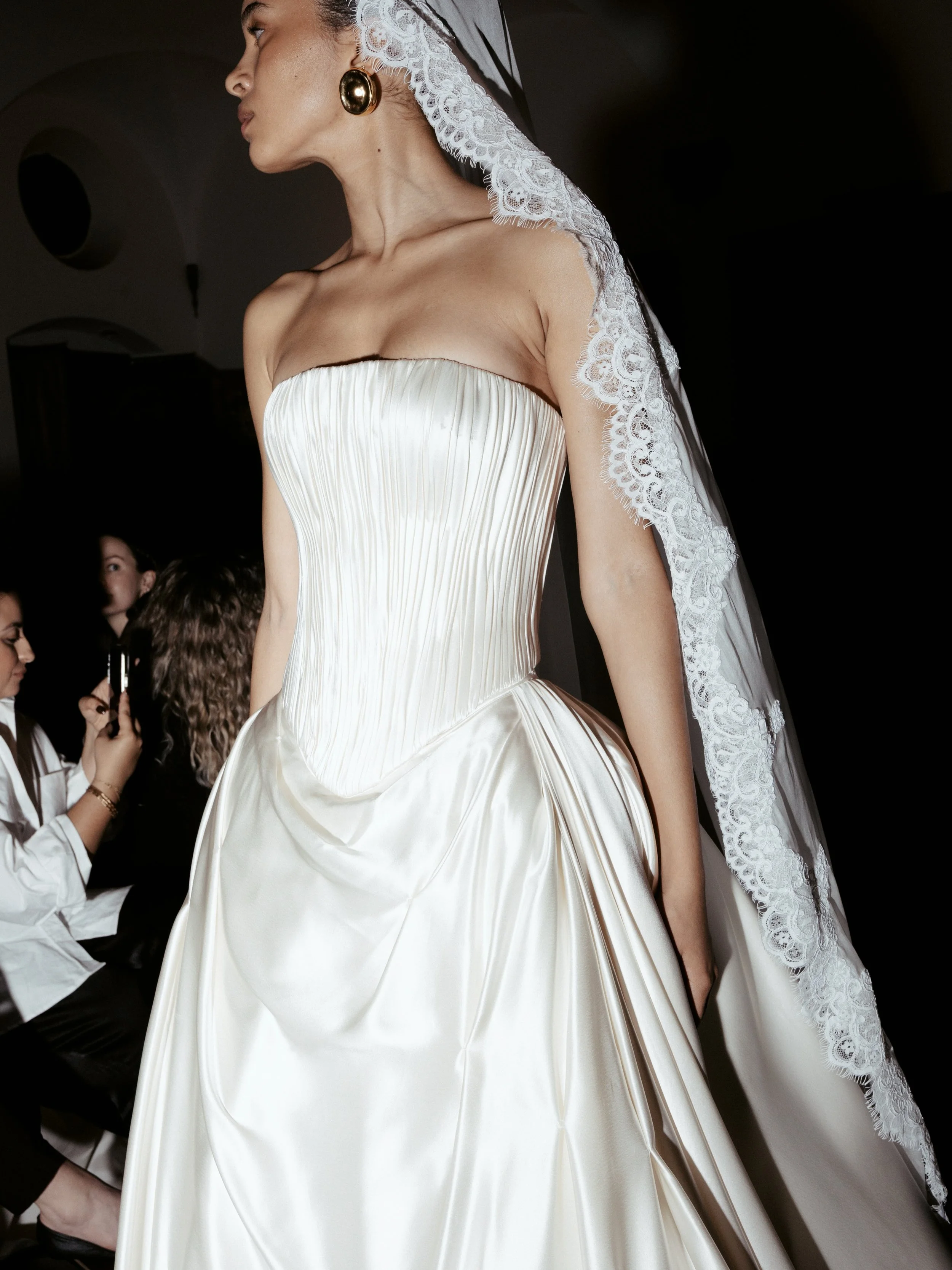 F L O U R E  S T U D I O ~ Ending soon.

The @flourestudio V Collection, where modern bridal takes a new direction. Defined by bold silhouettes, refined detail, and an effortlessly fashion-forward point of view.

Now through Sunday, May 10.

Your fin