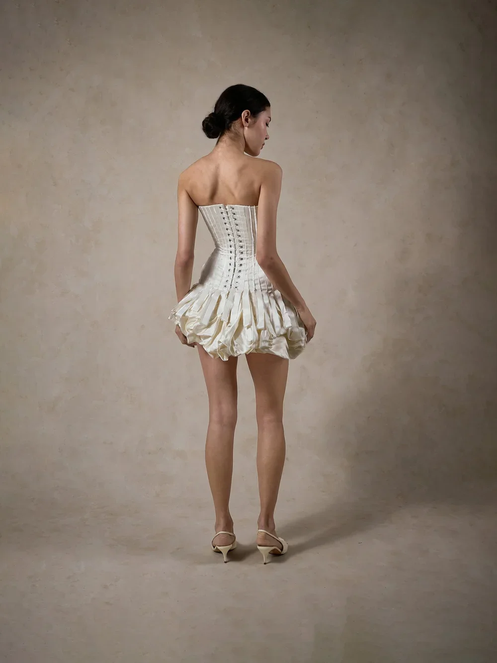 LINA_BACK4.webp