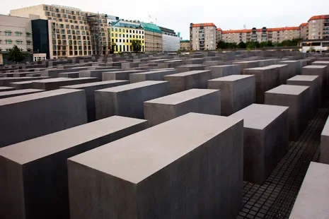 414: How Do Memorials Engage Visitors Physically and Mentally?