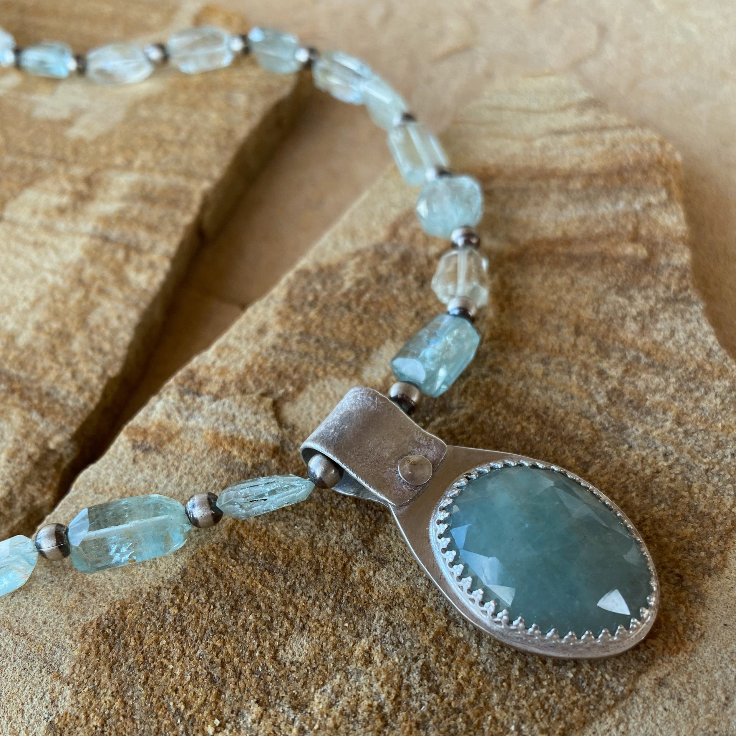 Aquamarine+Necklace+2+-+3.jpg