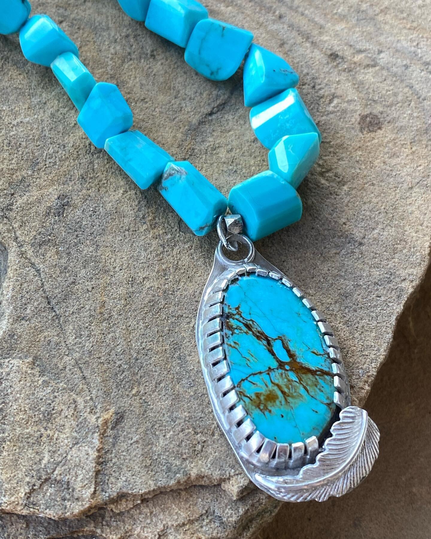 Turquoise Tuesday&hellip;a beautiful chunky turquoise necklace&hellip;it&rsquo;s beautiful turquoise&hellip;

Im bringing this with me to the @handmade_omaha show this weekend, November 26-27.

I hope to see you there!!!

@handmade_omaha 
#turquoisej
