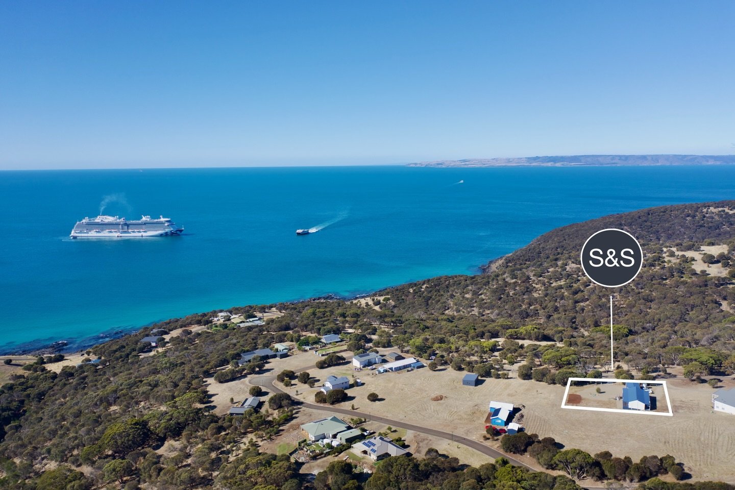 This near new build in Penneshaw enjoys fabulous ocean views is almost ready to hit the market! 💙

Sophie 0428922515
RLA 288582