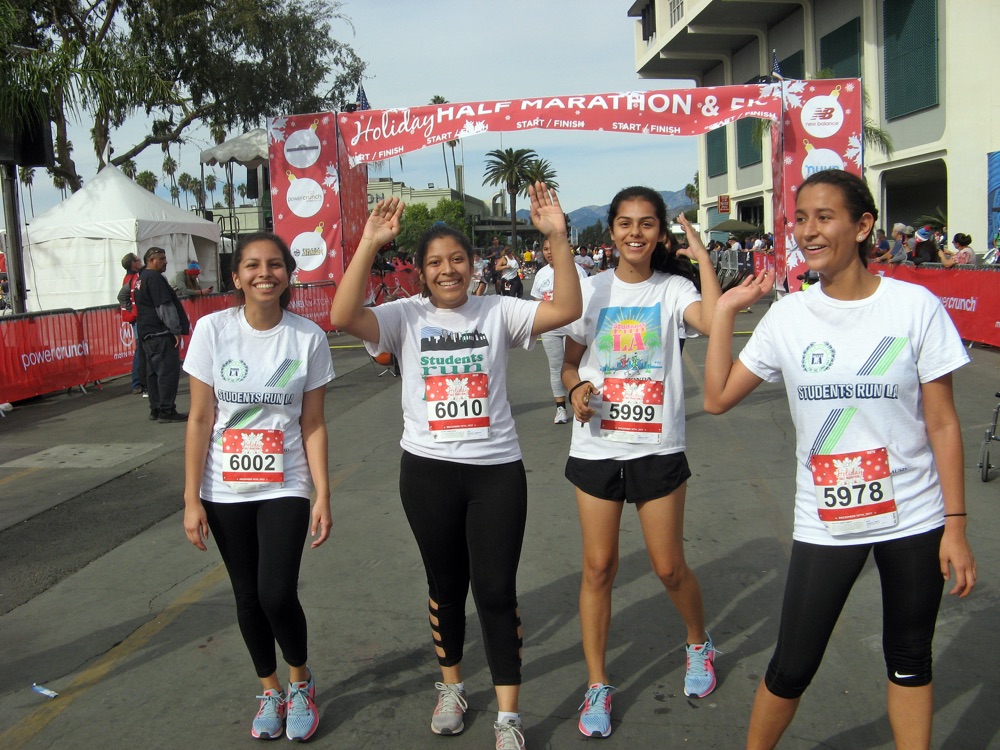 Dónde Incidente, evento locutor Holiday Half Marathon — Students Run LA