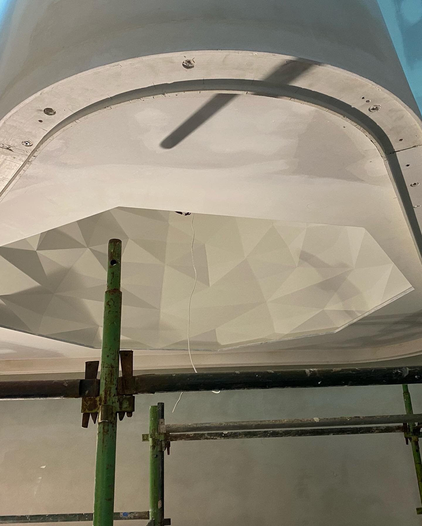 The final touches now in progress with all perimeter moulds up and now the inlays going in 1 by 1  #arcieriplastering #dome #unbelievable #teamarcieri #northernplasterboard #plasterproductsgreensborough #architecture #oneofakind