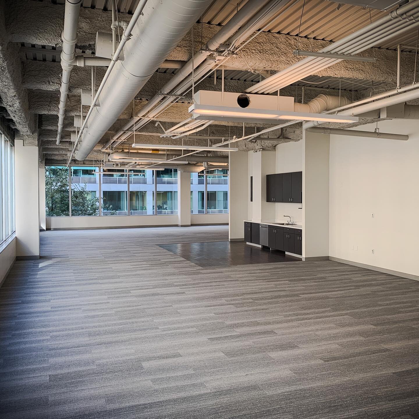 Completed 4 Suites at Aspect #portland thank you to @rhconstco for inviting us to be a part of this project! @ankrommoisan @steelwavellc #commercialpainting @millerpaint #portland