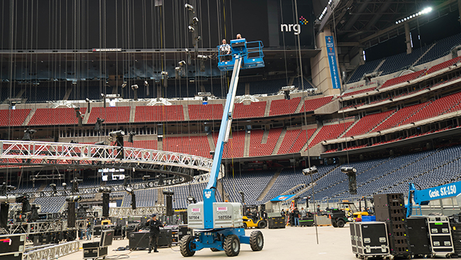 Boom-Lift-Operators.jpg