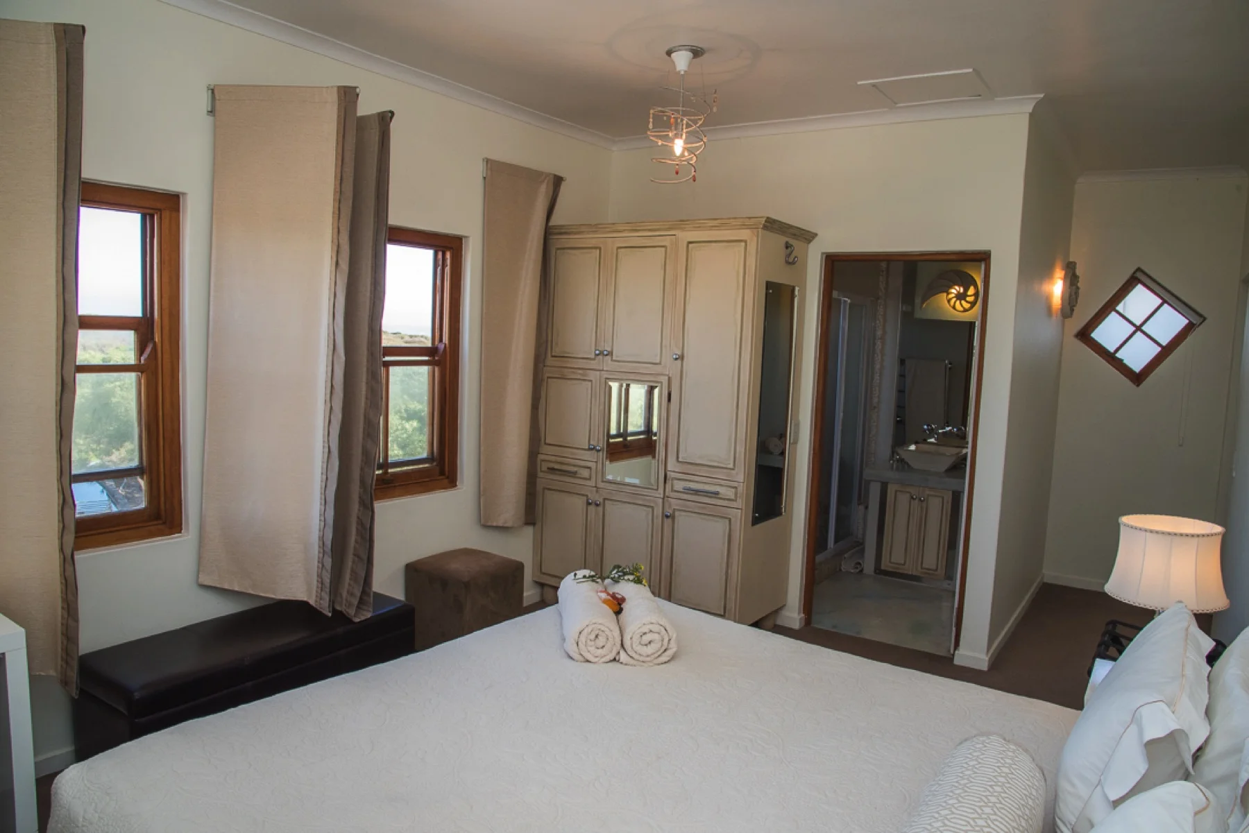 Room 5: King Size