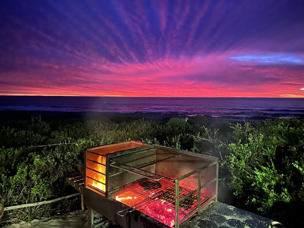 A braai at sunset on the beach with you loved ones; what more can you want?! 🌅💕🥂

#welcome #livingfortheweekend #oppiduin #grootvleiguestfarm #peace #proudlysouthafrican #holiday #honeymoonsuite #travelsa #sa #travel #adventureisoutthere #waves #s