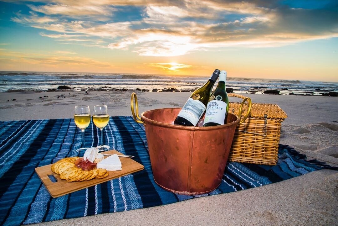 Come and spend Valentine's Day with us ❤️🌊🍾🥂

#valentines #valentinesdate 
#welcome #livingfortheweekend #oppiduin #grootvleiguestfarm #peace #proudlysouthafrican #holiday #honeymoonsuite #travelsa #sa #travel #adventureisoutthere #waves #sunset #