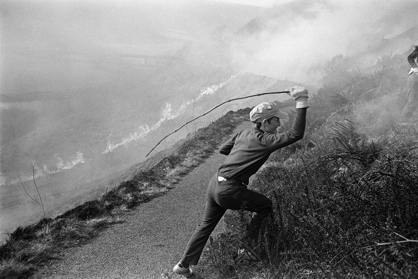 Fire on Torr Hill, burning off surface, brambles etc, Torrington Documentary photograph by Roger Deakins for the Beaford Archive © Beaford Arts