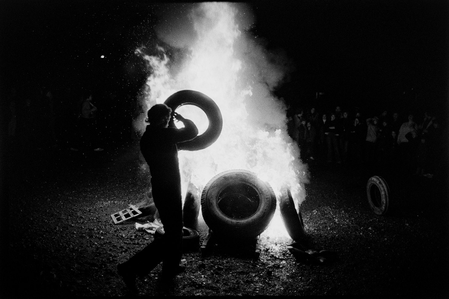 Burning tyres, Hatherleigh Carnival, November 1975