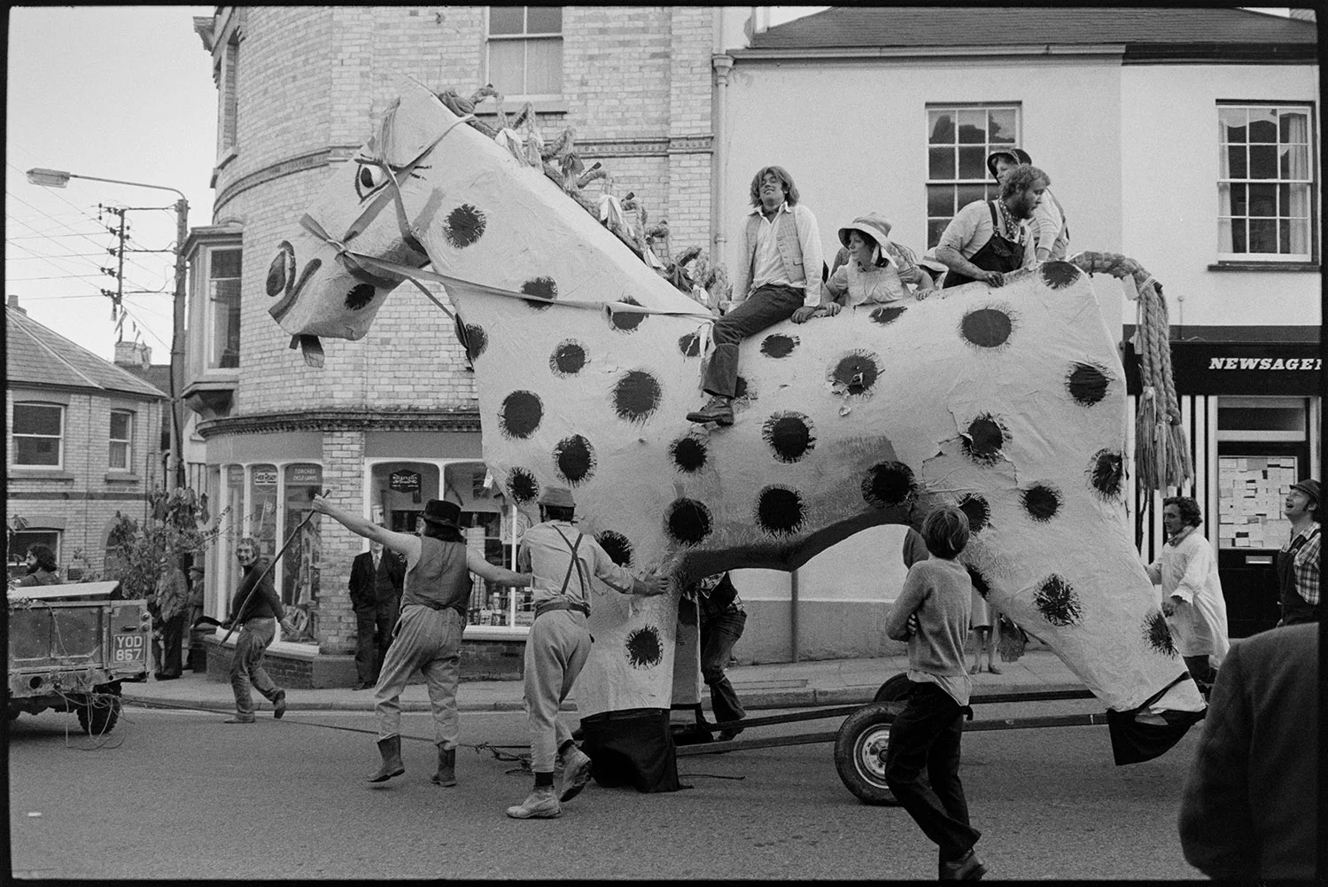 Torrington May Fair, Torrington, May 1975. Documentary photograph by James Ravilious for the Beaford Archive © Beaford Arts