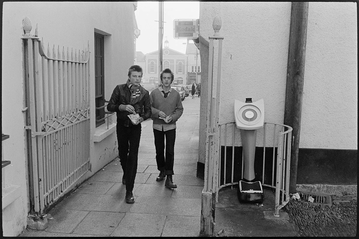 Torrington, December, 1979. Documentary photograph by James Ravilious for the Beaford Archive © Beaford Arts