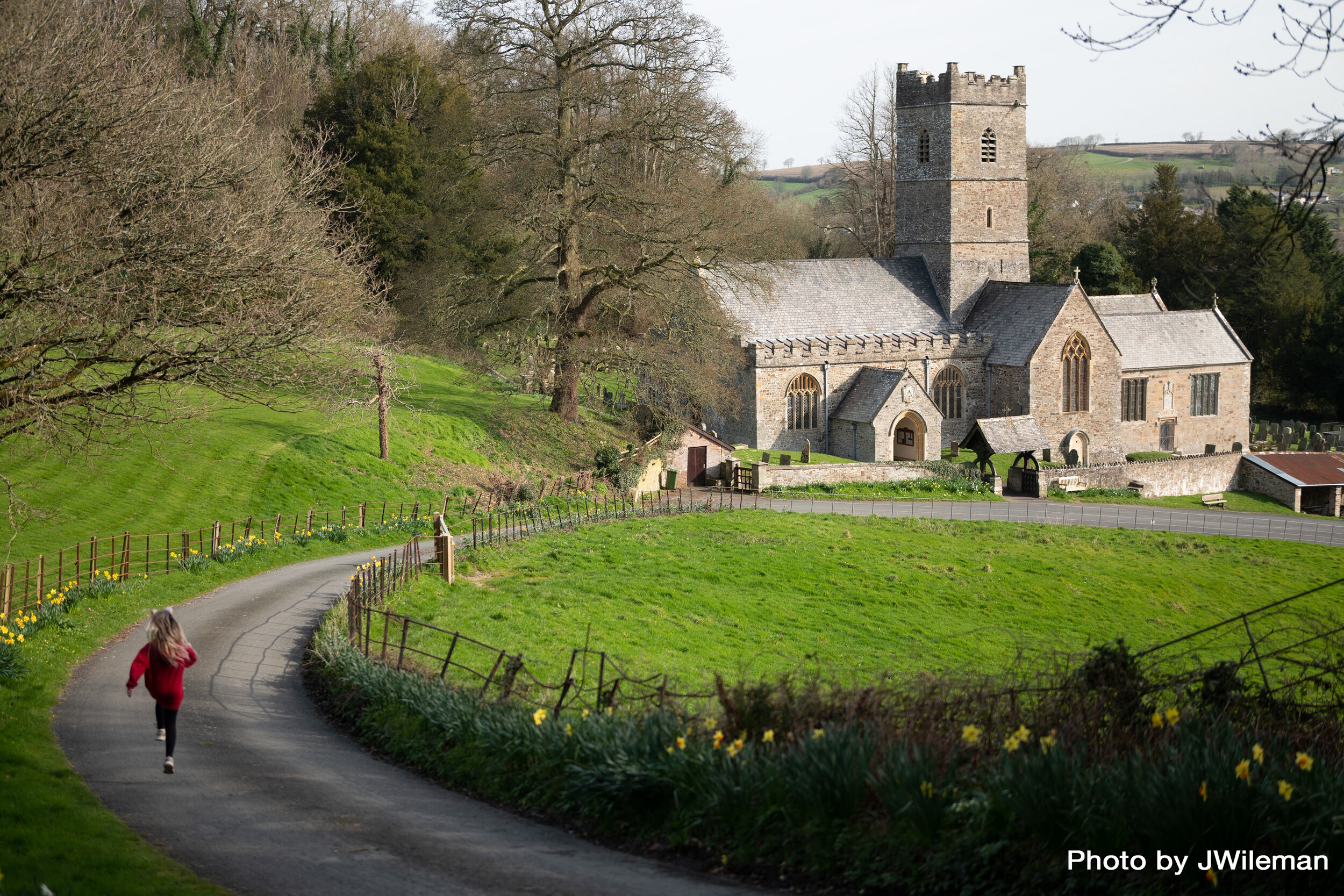 Running down the hill to St Peter's Church, Tawstock 230320 JWileman.jpg