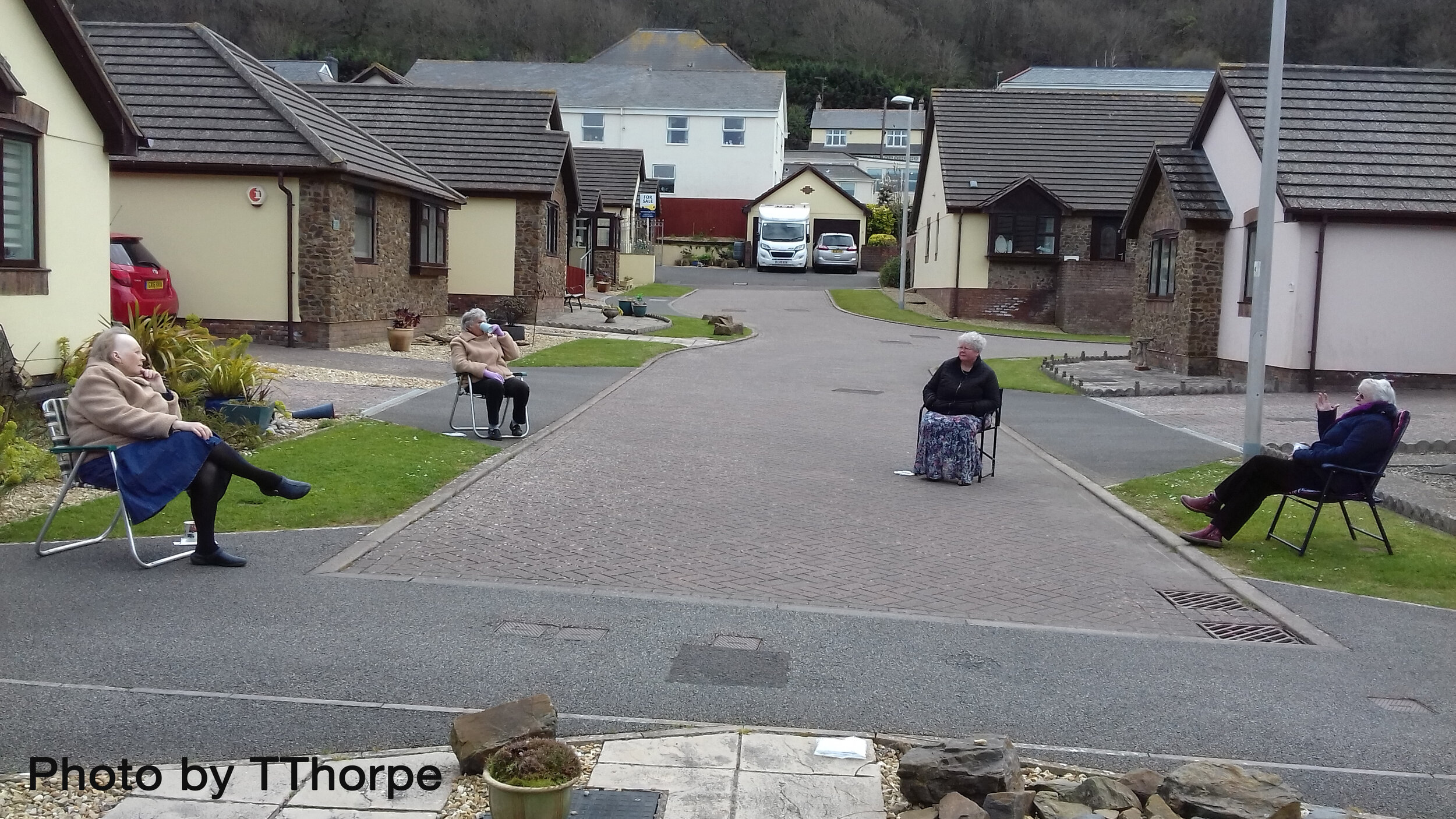 TThorpe Daily cuppa and chat with the neighbours, Westward Ho! 01042020.jpg