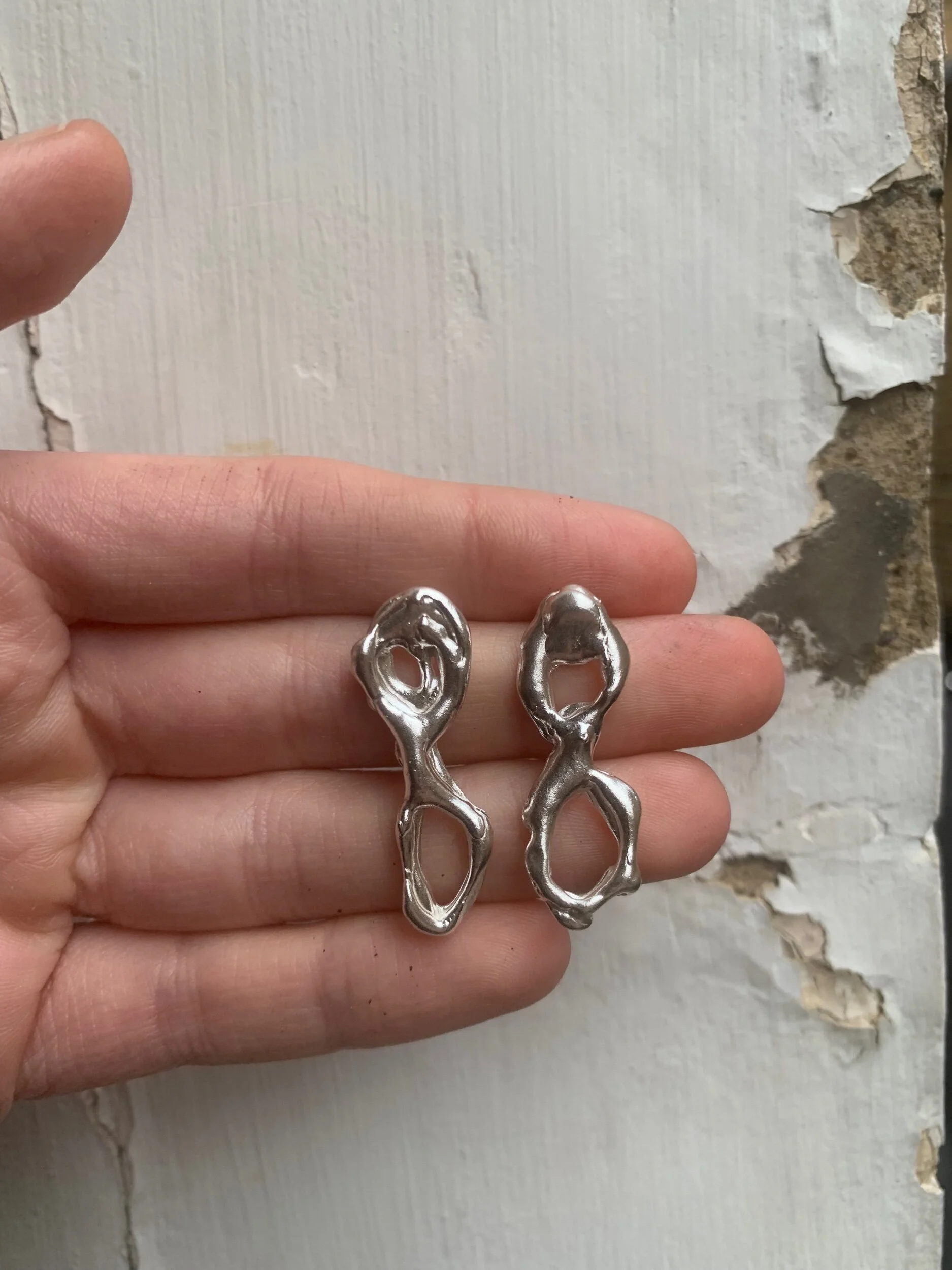 85CE3BB4-401E-4569-A029-161B45E633C0