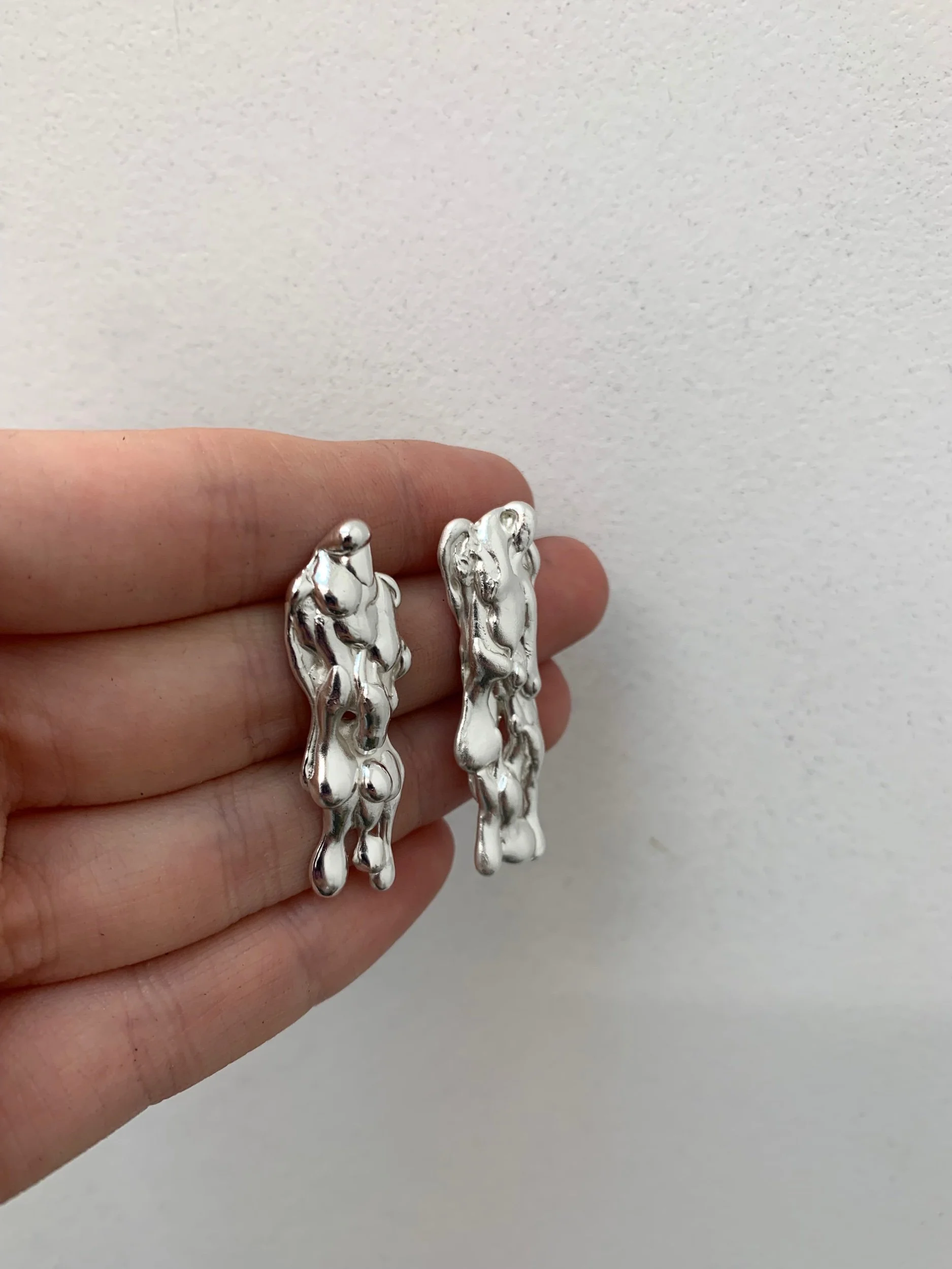 3A5FF988-74C3-4107-BF7F-908E11A8B548