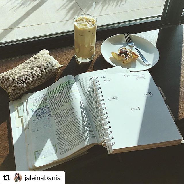 Come spend your Sundays with us. 📸 @jaleinabania .
.
.
.
#fortworthcoffee #lovecoffee #coffeeonsouthmainstreet #fortworth #southmain
