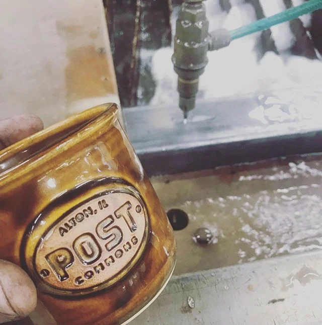 Catching up on some long overdue Waterjet projects for @davidstinefurniture on the @flowwaterjetofficial while enjoying my @postcommons afternoon coffee in my @mississippi_mud_pottery custom mug that we got @jacobyarts Gala. 
#smallbusiness #local #h