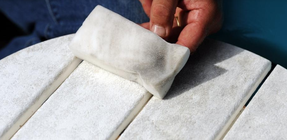Insect-related soot vexes Cape homeowners