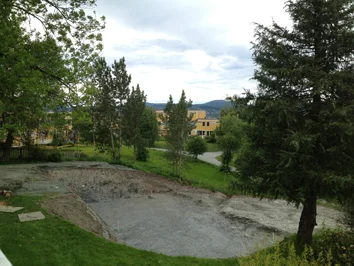  19. juni- nytt gulv etablert, 3 meter ned. Utstikking av fundament 