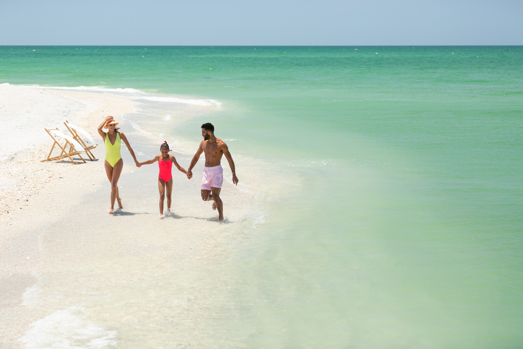 CayoCosta_Sandbar_Walking_01_VisitFL_0589-1.jpg